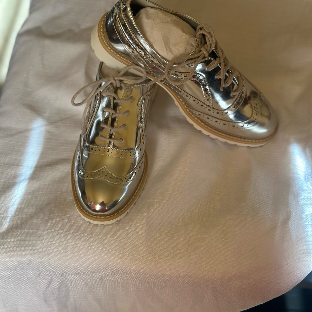 Shiny Metallic Oxford Shoes